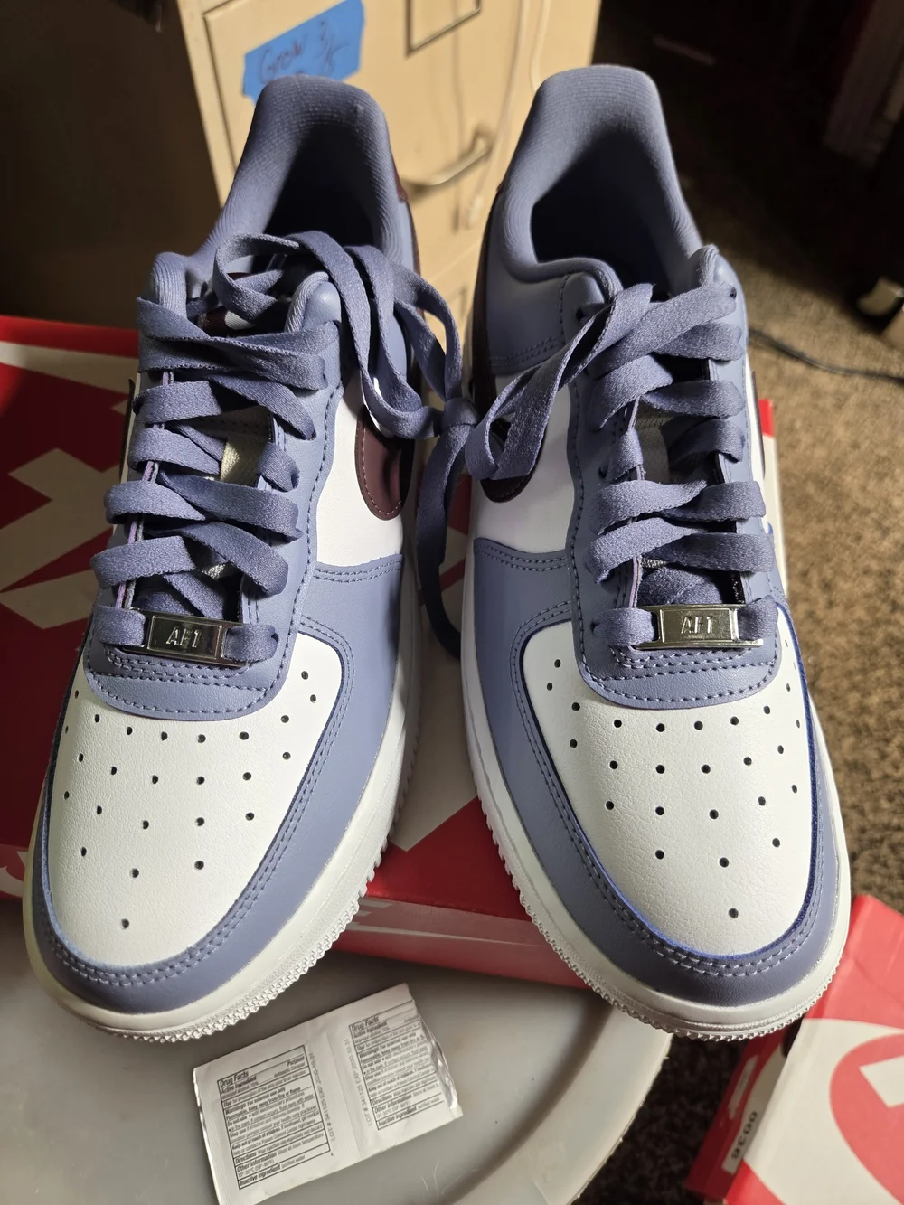 Nike Men’s Low-Top Sneakers — Lavender, White & Maroon Swoosh